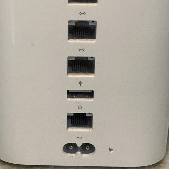 Apple AirPort Extreme 802.11ac A1521 (6th Generation) w/ Power Cord & Box Router - Picture 6 of 16
